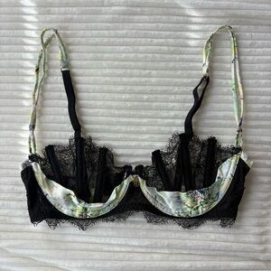 Victoria’s Secret Designer Collection Unlined Floral Lace Demi Bra